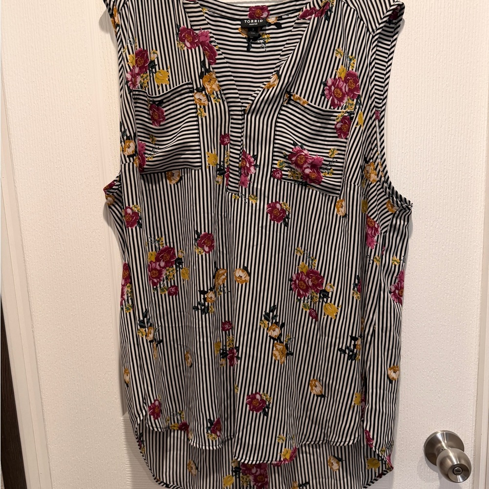 Torrid Harper Sleeveless Blouse Floral Stripe Tank Size 3 Plus Size High Low Top
